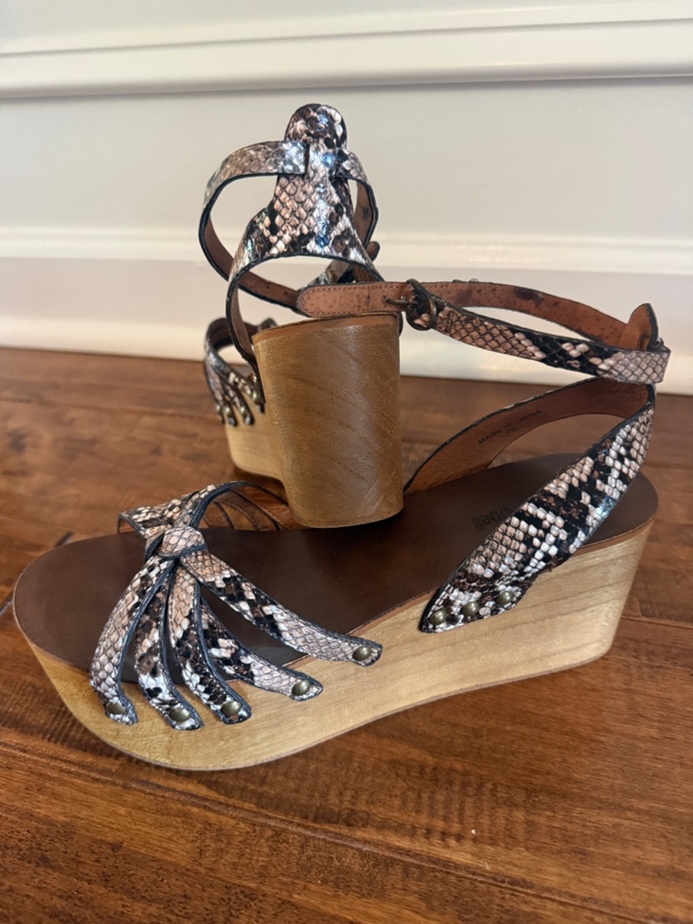 Jeffrey Campbell Snake Print Platform Sandals wooden size 7 EUC - Picture 11 of 11